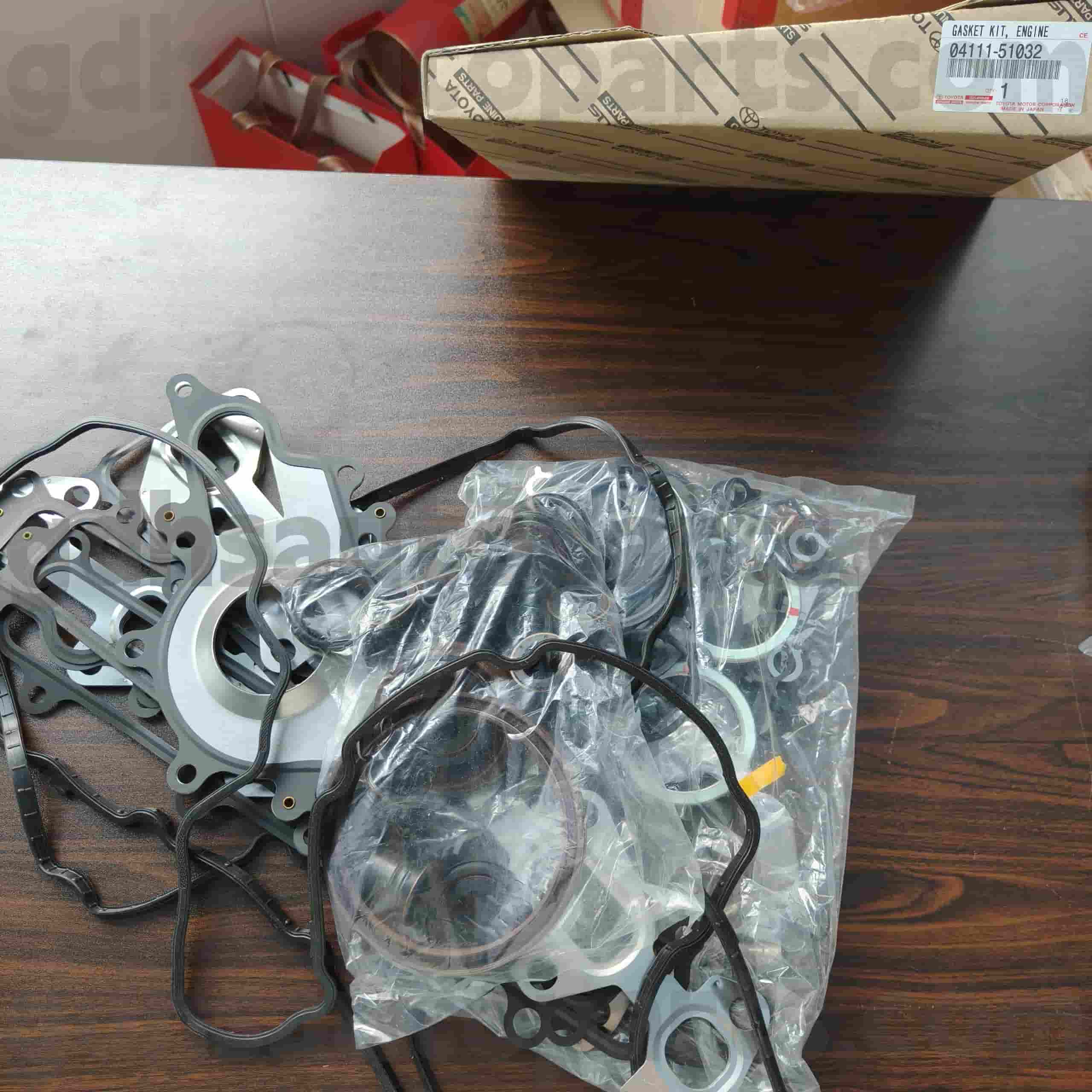 04111-51032 Toyota Origine Parts Oprava motoru pro Land Cruiser